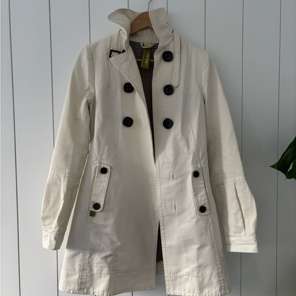 Soia & Kyo Cream Trench Coat with Tailored Silhouette